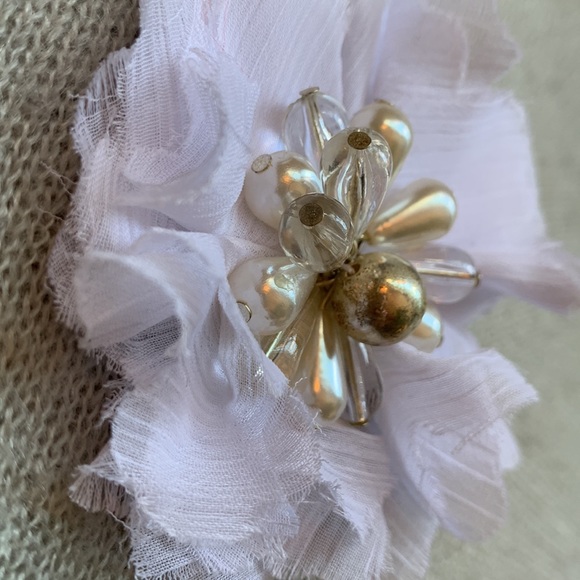 VINTAGE - Flower Brooch - made from layers of delicate fabric and beads - Picture 2 of 6